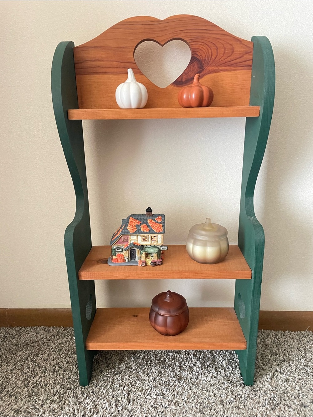 Vintage 90s Country Cottagecore Heart Cutout 3-Tier Wooden Shelf